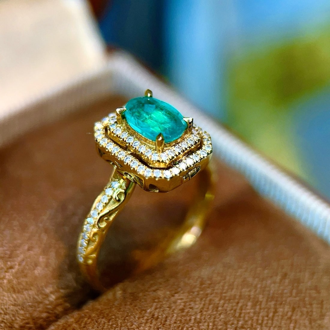 14k Gold 0.7 Ct Natural Emerald & Diamond Ring - 2