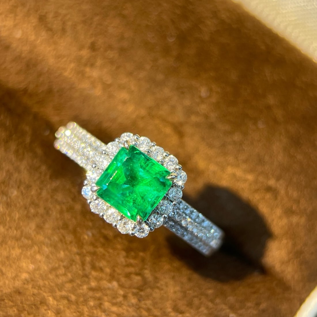 14k Gold 1.13 Ctw Natural Emerald & Diamond Ring - 2