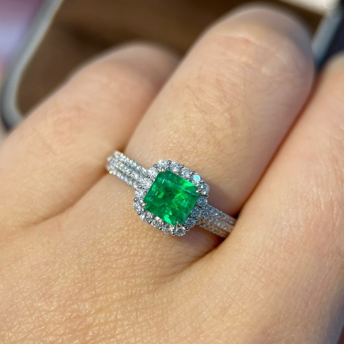 14k Gold 1.13 Ctw Natural Emerald & Diamond Ring - 6
