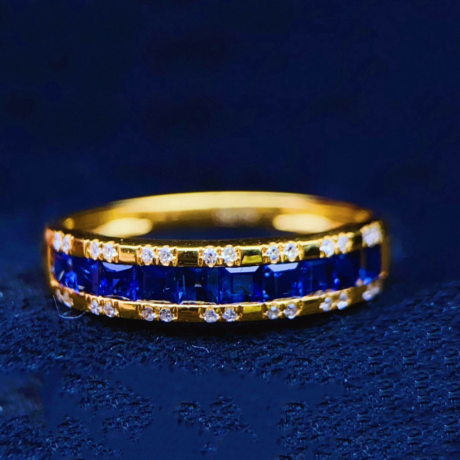 14k Gold 1 Ct Natural Sapphire & Diamond Ring: Ref:230947009 // gold content:14k gold // ring size:7. 25us // // main gemstone:sapphire // shape:square // carat weight:1ct // color:blue // treatment:natural // // adjacent gemstone 2 : diamond // n