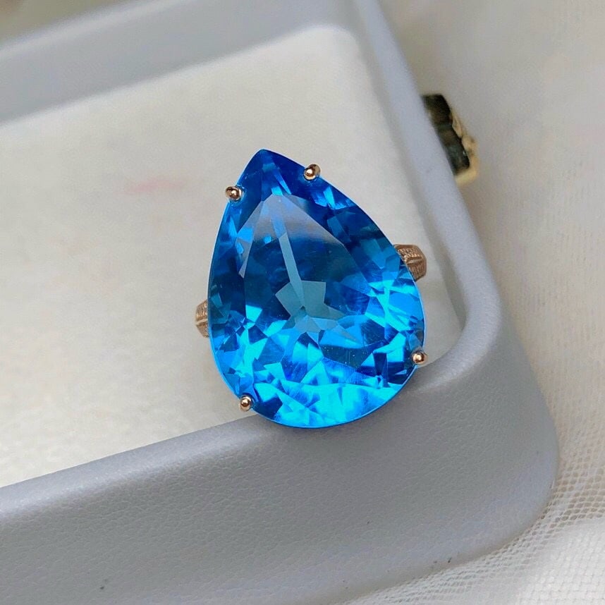 14k Gold 18.62 Ct Natural Topaz & Diamond Ring - 4