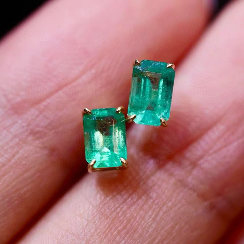 14k Gold 1.1 Ct Natural Emerald Earrings: Ref:230947111 // gold content:14k gold // main gemstone:emerald // shape:octagonal // carat weight:1. 1ct // color:green // treatment:natural // Condition: NewLow Estimate: 1800.00High Estimate: