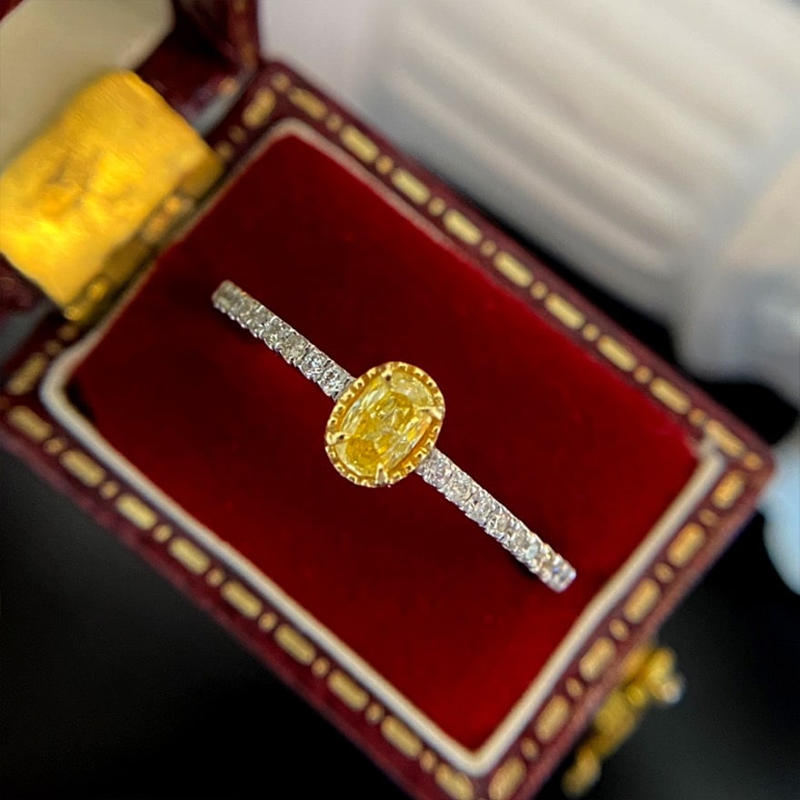 14k Gold 0.30 Ctw Natural Yellow Diamond & Diamond Ring: Ref:230947115 // gold content:14k gold // ring size:7. 25us // // main gemstone:yellow diamond // shape:oval // carat weight:0. 20ct // color:yellow // treatment:natural // // adjacent gemstone 2 : di