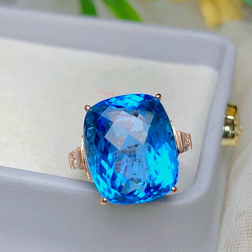 14k Gold 23.3 Ct Natural Topaz & Diamond & Sapphire Ring - 2
