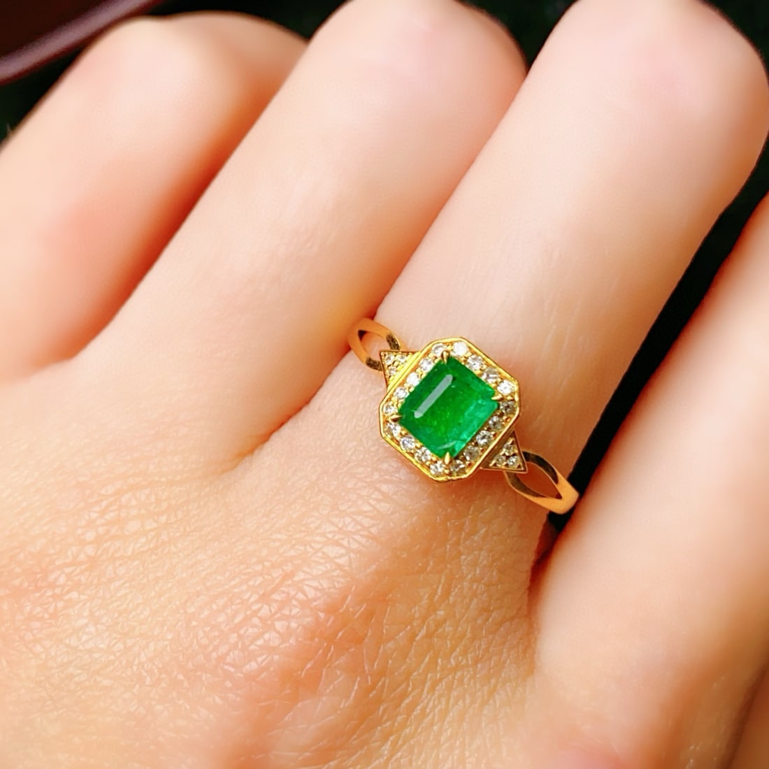 14k Gold 0.5 Ct Vivid Green Natural Emerald & Diamond Ring - 3