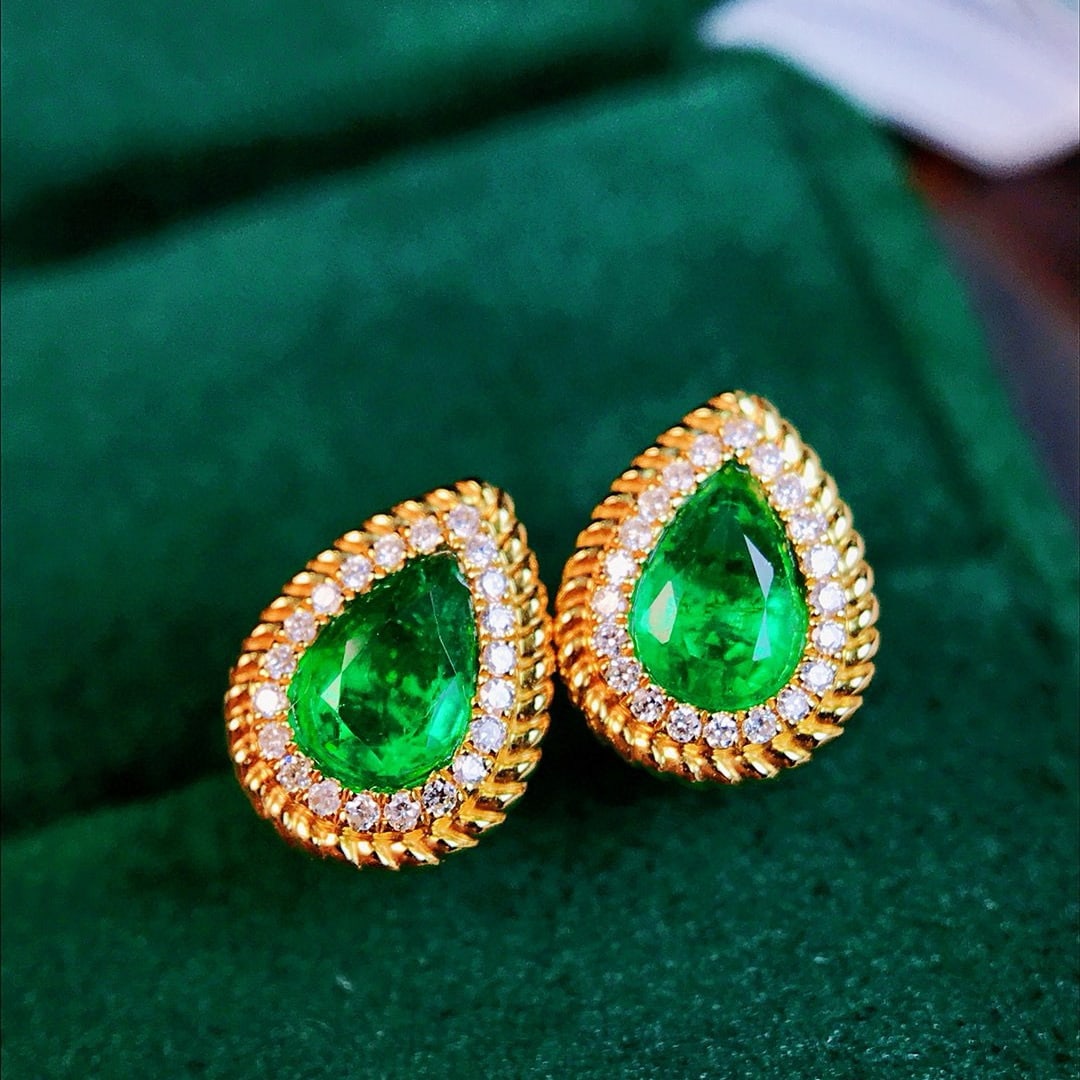 14k Gold 0.96 Ctw Vivid Green Natural Emerald & Diamond Earrings - 2