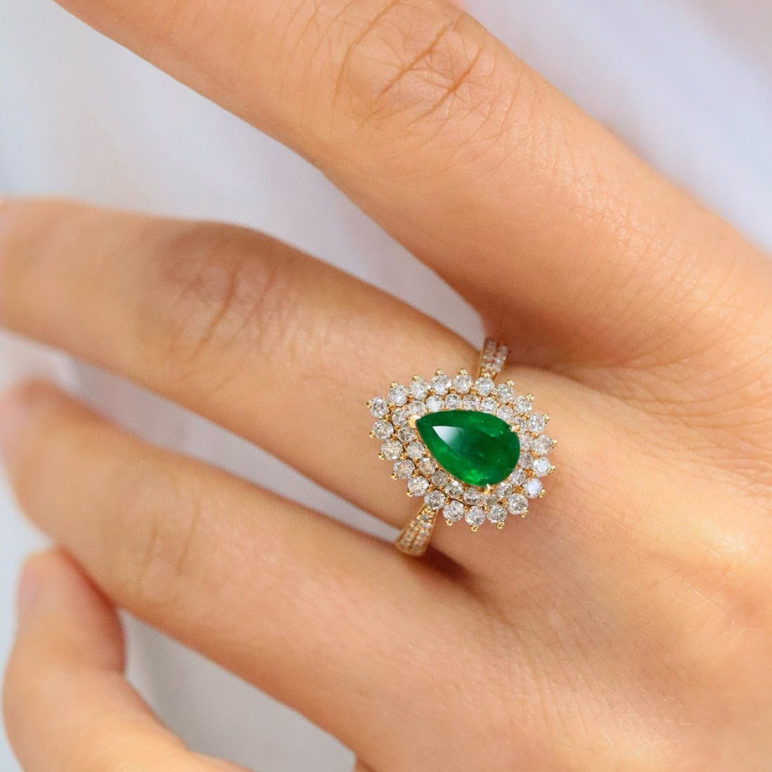 14k Gold 2.37 Ctw Vivid Green Natural Emerald & Diamond Ring - 2