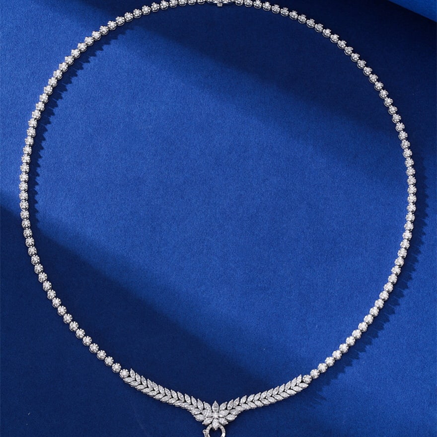 14k Gold 4.1 Ct Natural H Diamond Necklace: Ref:230947152 // gold content:14k gold // main gemstone:diamond // shape:multiply // carat weight:4. 1ct // clarity grade:vs-si // color:h // treatment:natural // Condition: NewLow Estimate: