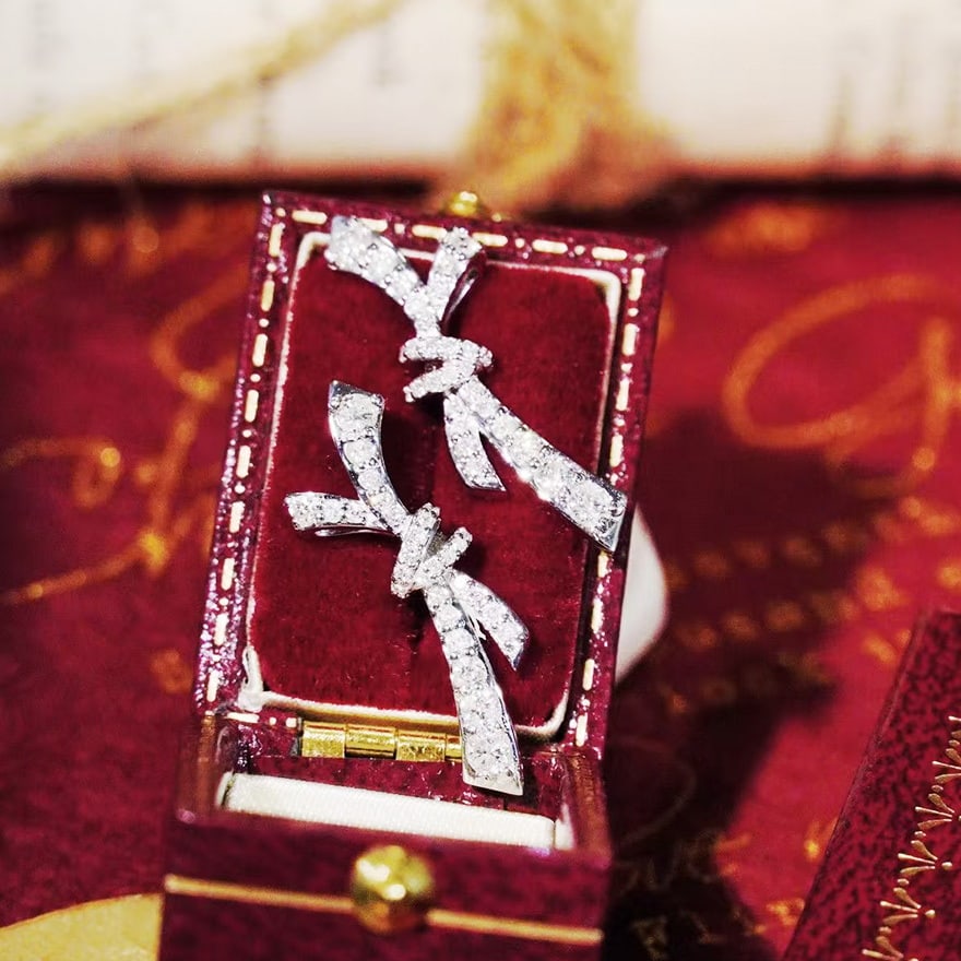 14k Gold 0.8 Ct Natural H Diamond Earrings: Ref:230947155 // gold content:14k gold // main gemstone:diamond // shape:round // carat weight:0. 8ct // clarity grade:vs-si // color:h // treatment:natural // cut grade:g // Condition: NewLow