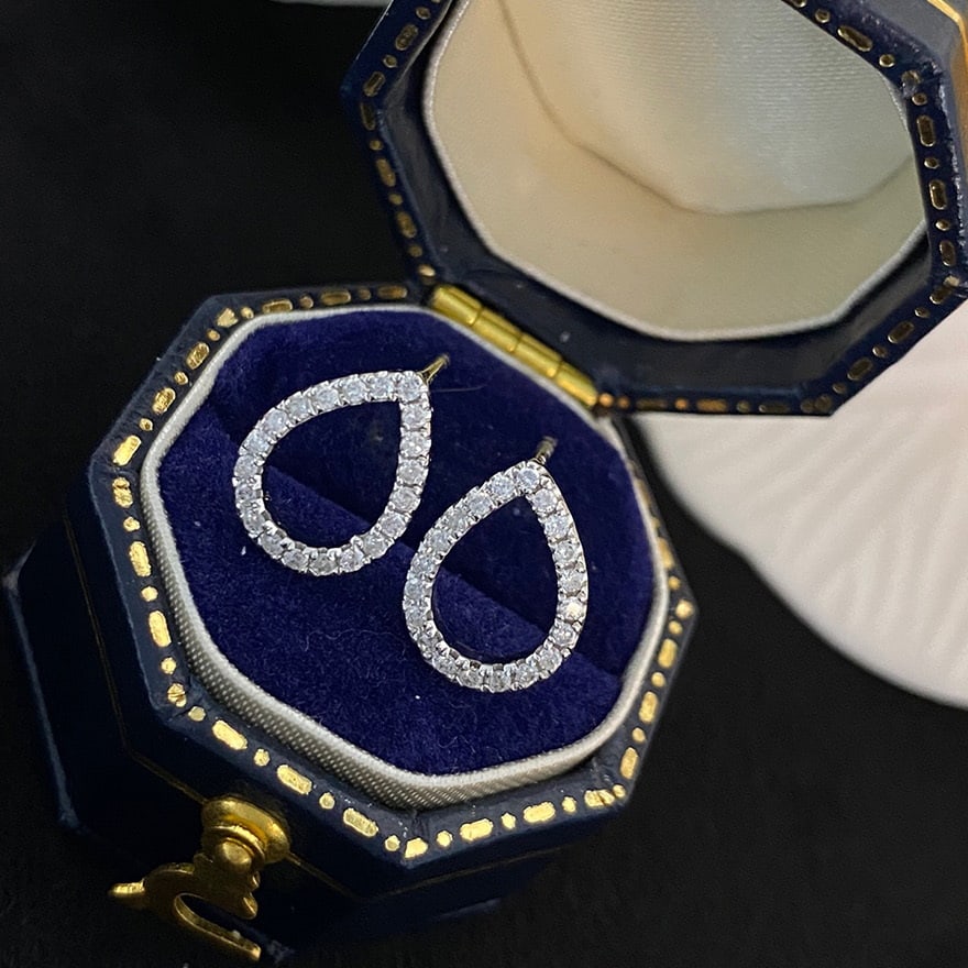 14k Gold 0.3 Ct Natural H Diamond Earrings: Ref:230947181 // gold content:14k gold // main gemstone:diamond // shape:round // carat weight:0. 3ct // clarity grade:vs-si // color:h // treatment:natural // cut grade:g // Condition: NewLow