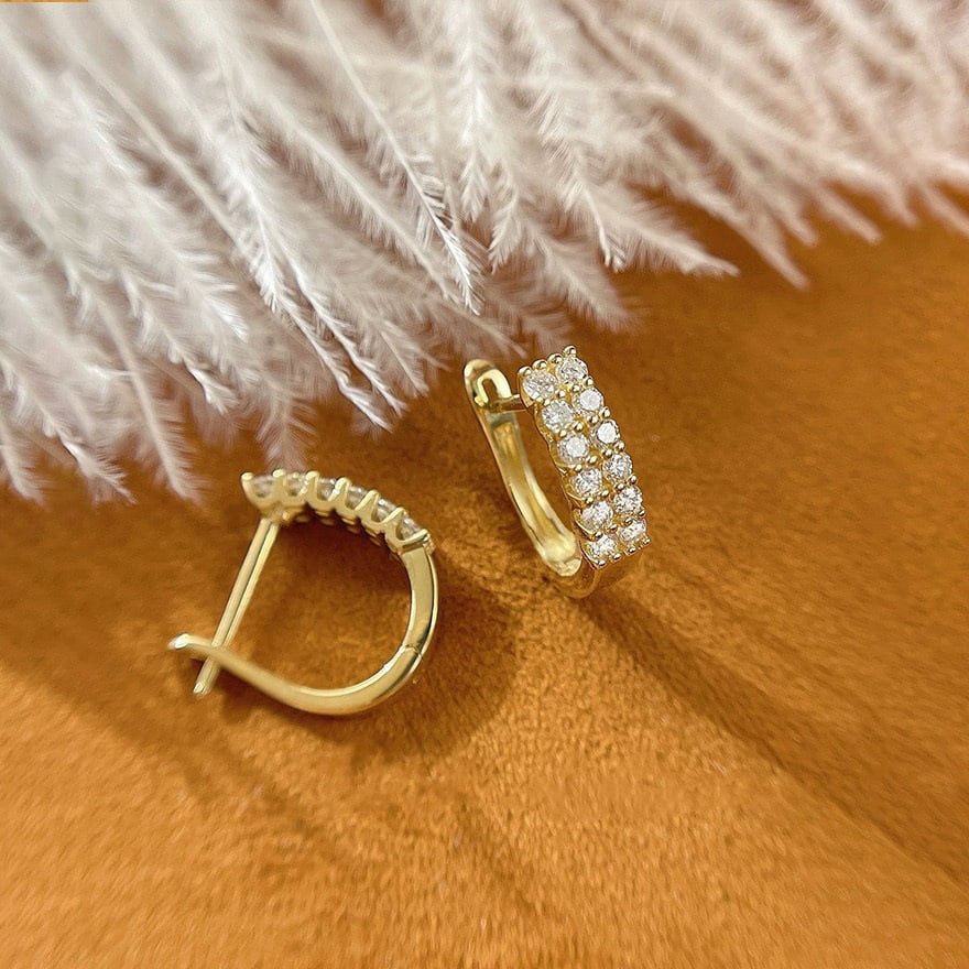 14k Gold 0.6 Ct Natural H Diamond Earrings: Ref:230947191 // gold content:14k gold // main gemstone:diamond // shape:round // carat weight:0. 6ct // clarity grade:vs-si // color:h // treatment:natural // cut grade:g // Condition: NewLow