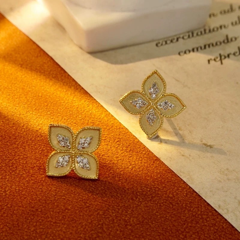 14k Gold 0.14 Ct Natural H Diamond Earrings: Ref:230947194 // gold content:14k gold // main gemstone:diamond // shape:round // carat weight:0. 14ct // clarity grade:vs-si // color:h // treatment:natural // cut grade:g // Condition: NewLow