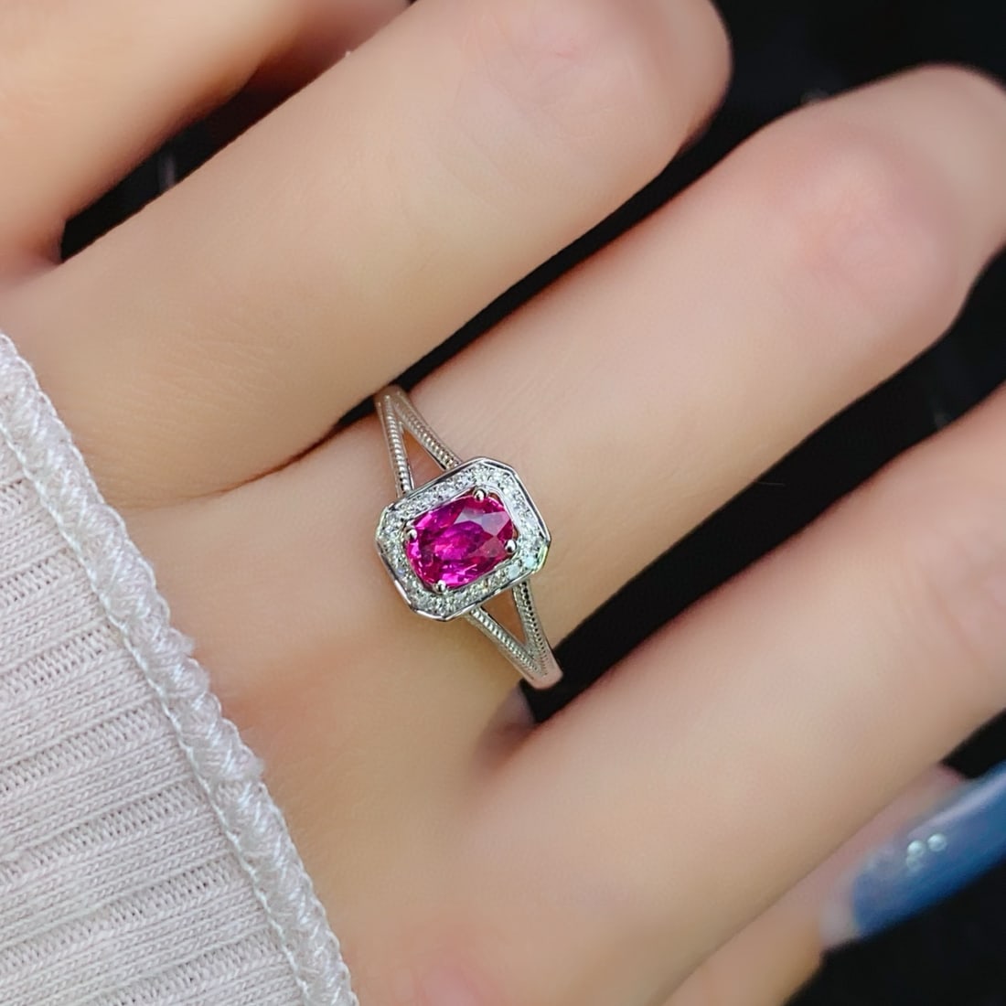 14k Gold 0.6 Ct Natural Ruby & Diamond Ring - 6