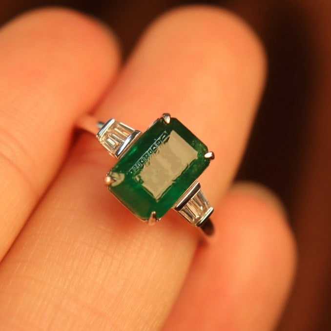 14k Gold 3.42 Ctw Natural Emerald & Diamond Ring: Ref:230947245 // gold content:14k gold // ring size:7. 25us // // main gemstone:emerald // shape:octagonal // carat weight:3. 18ct // color:green // treatment:natural // // adjacent gemstone 2 : diamo