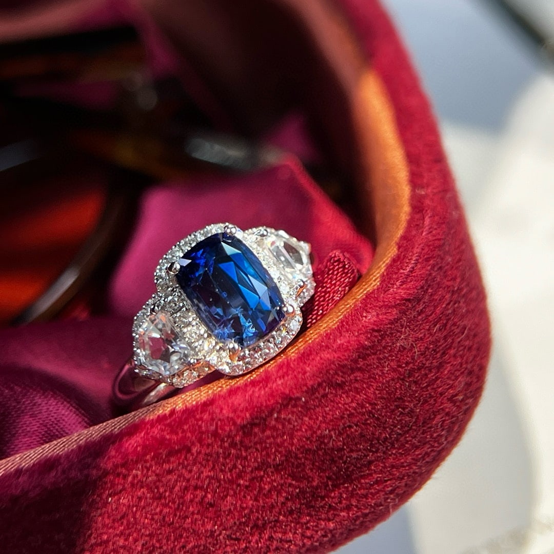 14k Gold 2.97 Ctw Natural Sapphire & Diamond Ring: Ref:230948008 // gold content:14k gold // ring size:7. 25us // // main gemstone:sapphire // shape:cushion // carat weight:2. 71ct // color:blue // treatment:natural // // adjacent gemstone 2 : diamond