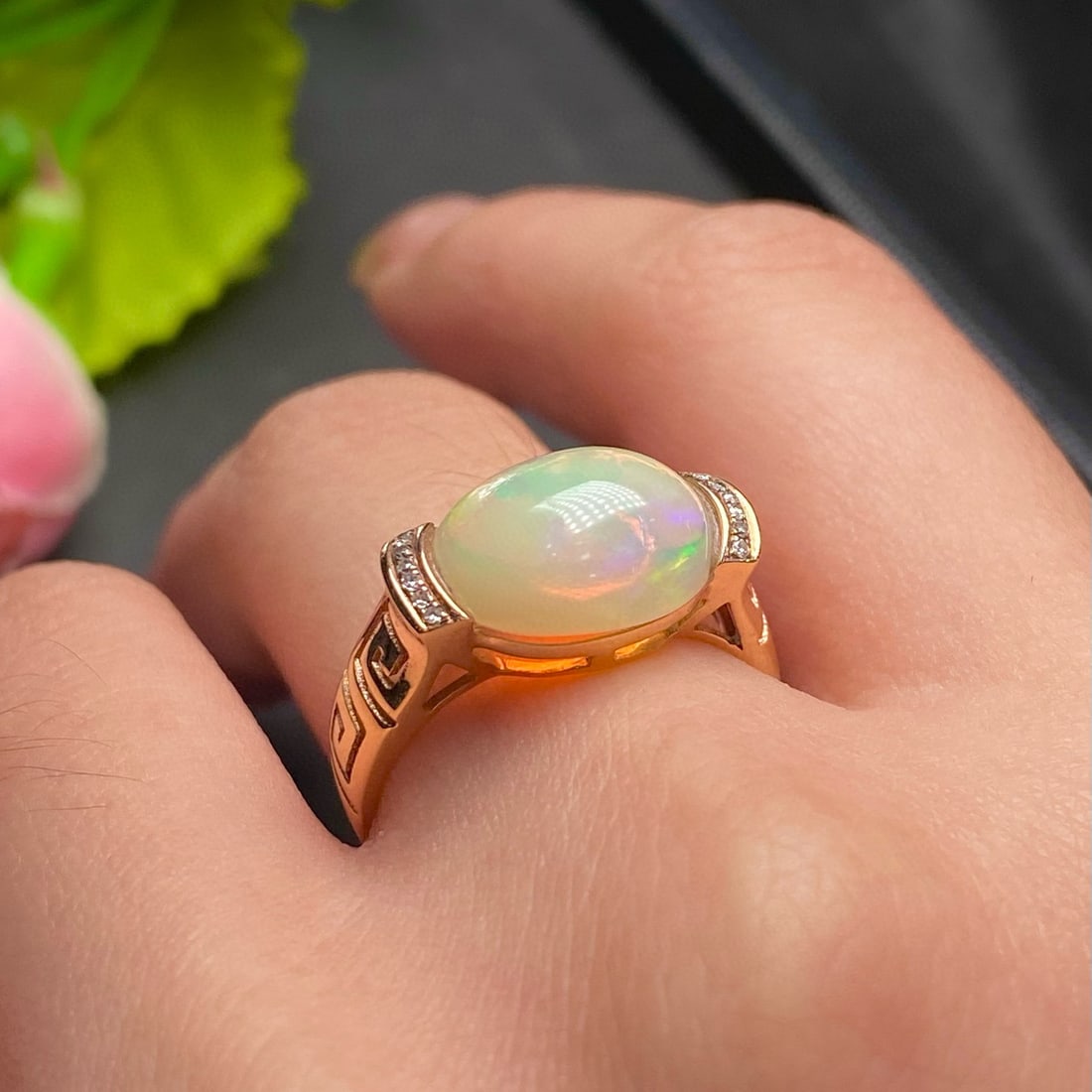 14k Gold 4.1 Ct Natural Opal & Diamond Ring - 3