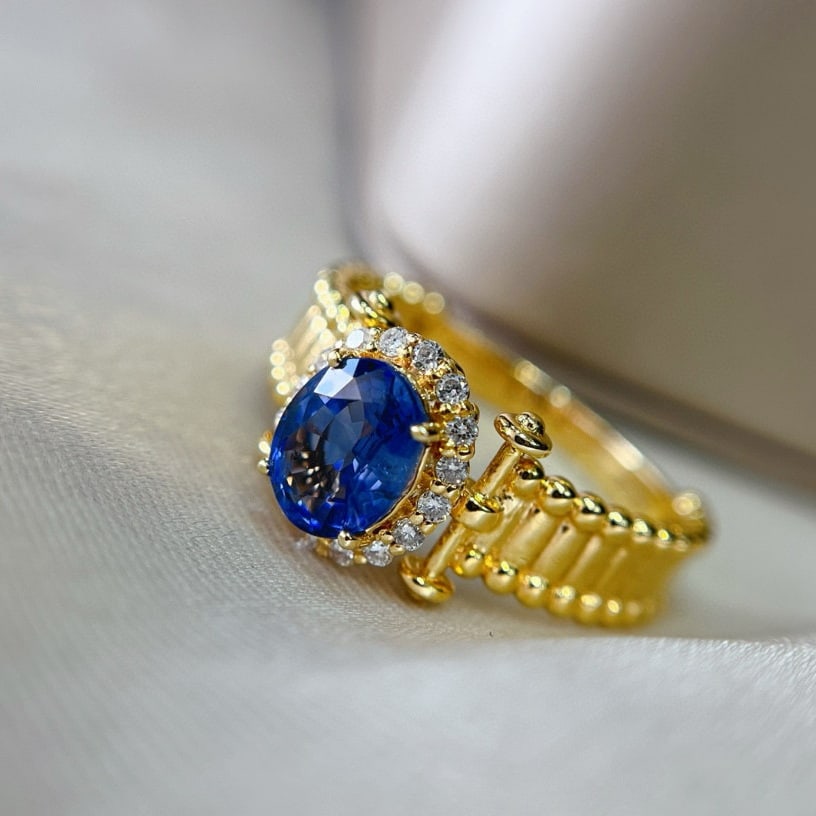 14k Gold 1.70 Ct Natural Sapphire & Diamond Ring: Ref:230948031 // gold content:14k gold // ring size:7. 25us // // main gemstone:sapphire // shape:oval // carat weight:1. 70ct // color:blue // treatment:natural // // adjacent gemstone 2 : diamond //