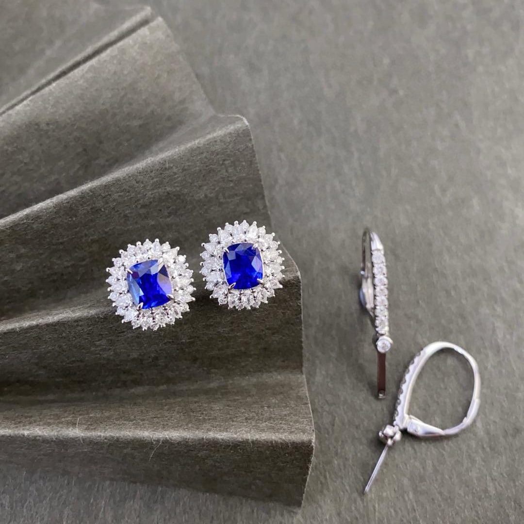 14k Gold 3.80 Ctw Natural Sapphire & Diamond Earrings: Ref:230948048 // gold content:14k gold // main gemstone:sapphire // shape:cushion // carat weight:2. 31ct // color:royal blue // treatment:natural // // adjacent gemstone 2 : diamond //