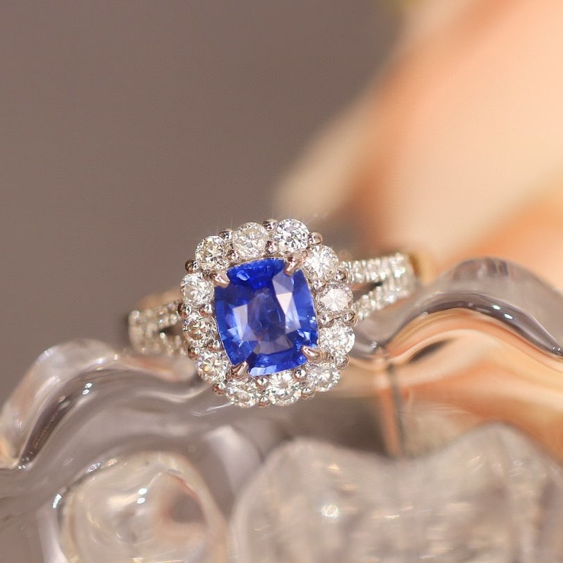 14k Gold 1.86 Ctw Natural Sapphire & Diamond Ring: Ref:230948057 // gold content:14k gold // ring size:7. 25us // // main gemstone:sapphire // shape:cushion // carat weight:1. 16ct // color:cornflower blue // treatment:natural // // adjacent