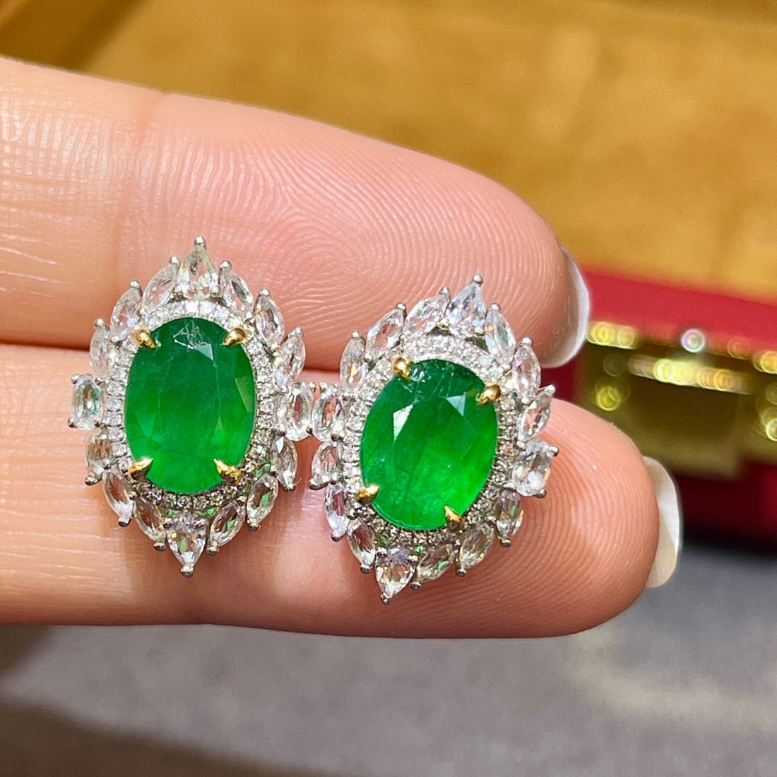 14k Gold 3.63 Ctw Vivid Green Natural Emerald & Diamond Earrings: Ref:230948063 // gold content:14k gold // main gemstone:emerald // shape:oval // carat weight:3. 45ct // color:vivid green // treatment:natural // // adjacent gemstone 2 : diamond // shape:round //