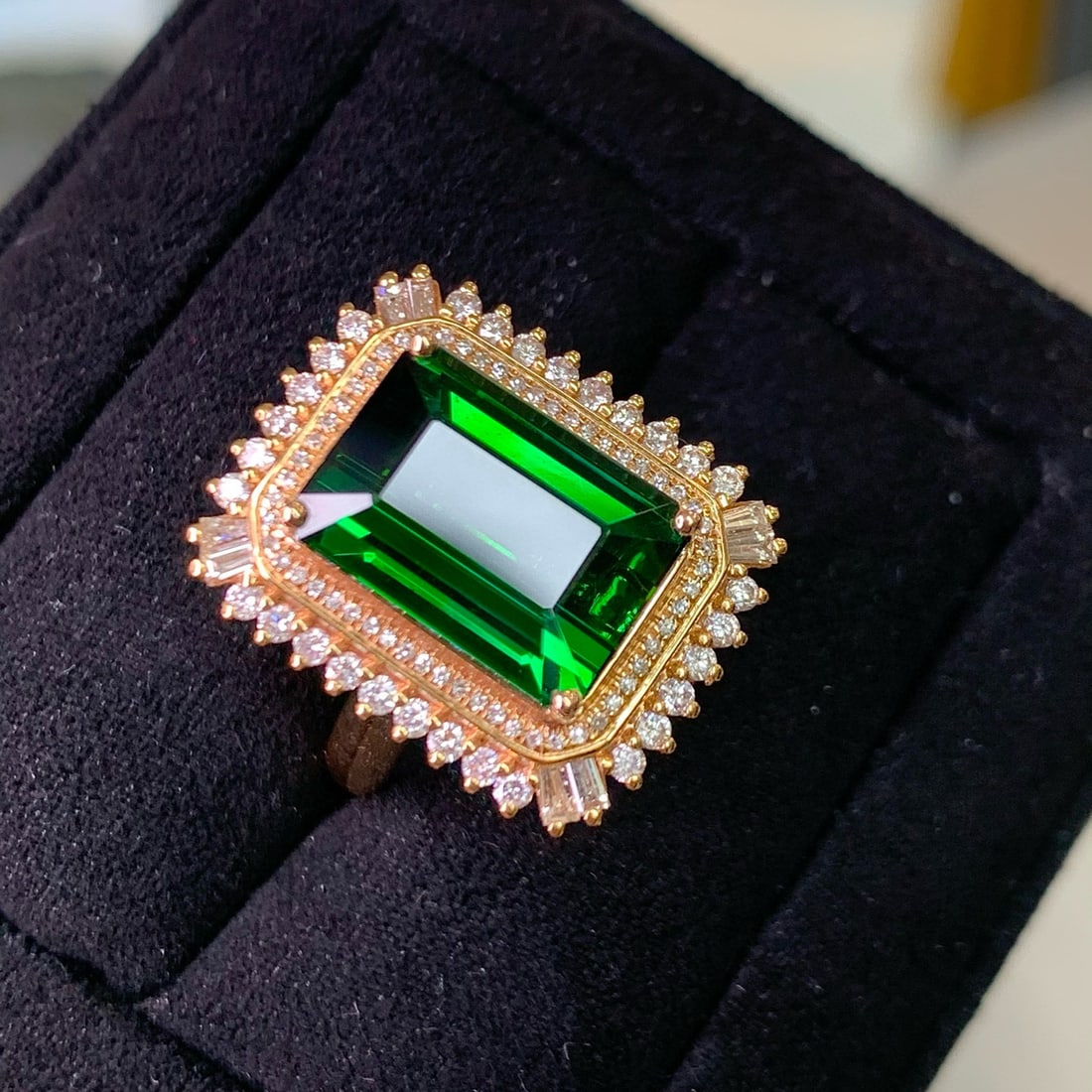 14k Gold 7.01 Ct Natural Tourmaline & Diamond Ring/pendant( Without Chain ): Ref:230948068 // gold content:14k gold // ring size:7. 25us // // main gemstone:tourmaline // shape:octagonal // carat weight:7. 01ct // color:green // treatment:natural // // adjacent gemstone 2