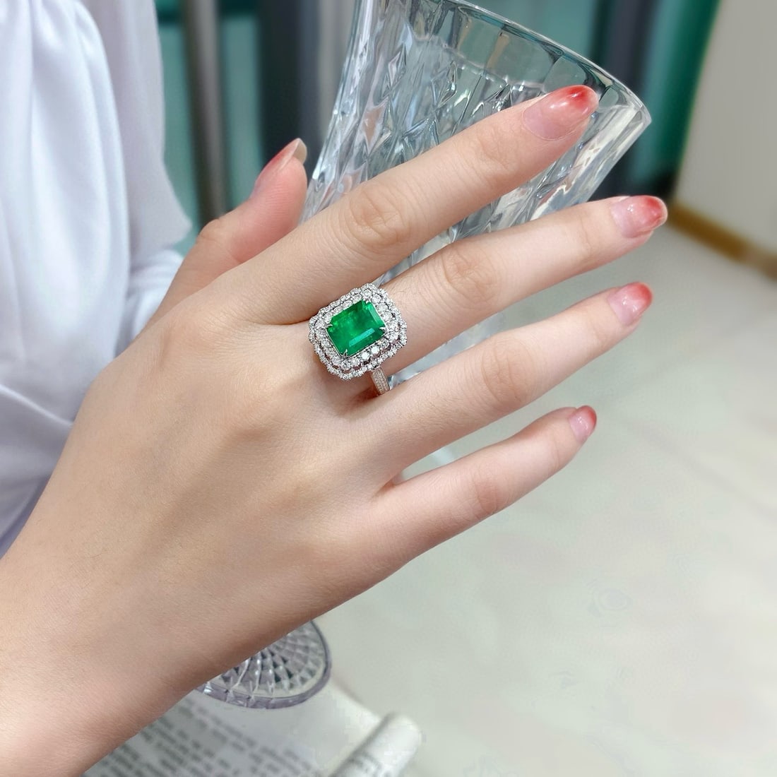 14k Gold 3.63 Ctw Vivid Green Natural Emerald & Diamond Ring/pendant( Without Chain ): Ref:230948109 // gold content:14k gold // ring size:7. 25us // // main gemstone:emerald // shape:octagonal // carat weight:2. 78ct // color:vivid green // treatment:natural // // adjacent gemstone 2 :