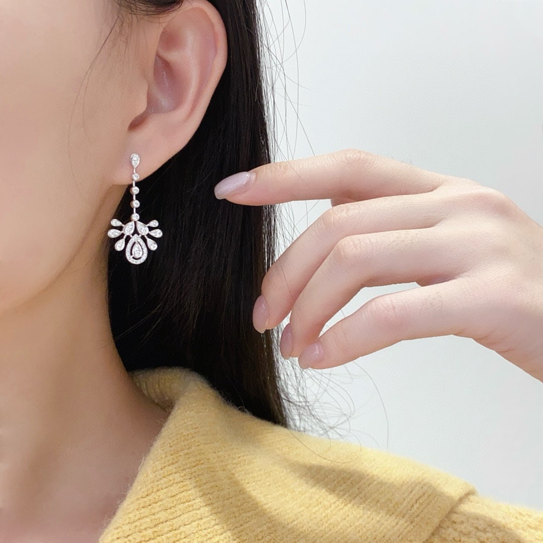 14k Gold 1 Ct Natural H Diamond Earrings: Ref:230948111 // gold content:14k gold // main gemstone:diamond // shape:round // carat weight:1ct // clarity grade:vs-si // color:h // treatment:natural // cut grade:g // Condition: NewLow