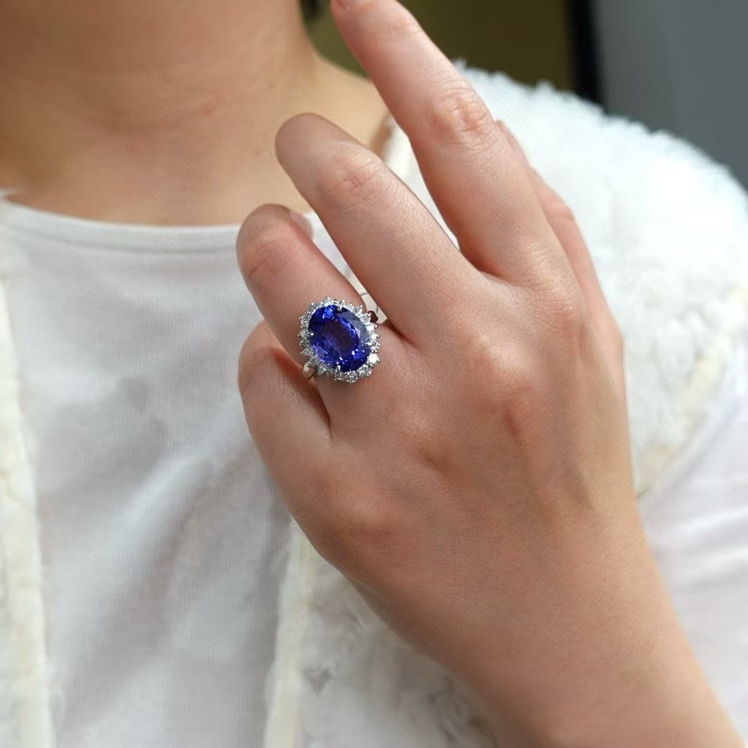 14k Gold 6.65 Ctw Natural Tanzanite & Diamond Ring - 4