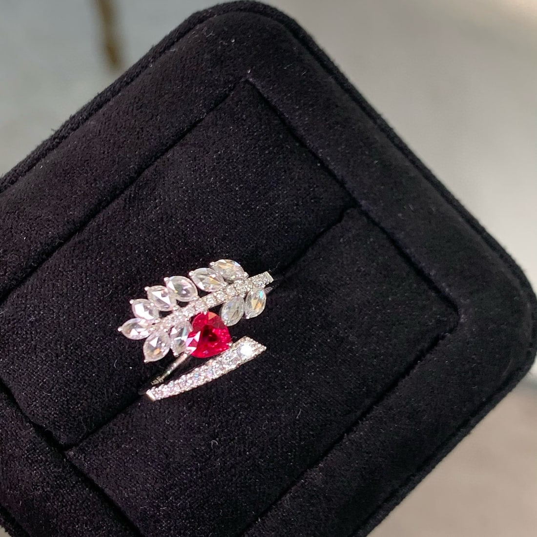 14k Gold 0.96 Ctw Natural Ruby & Diamond Ring - 3