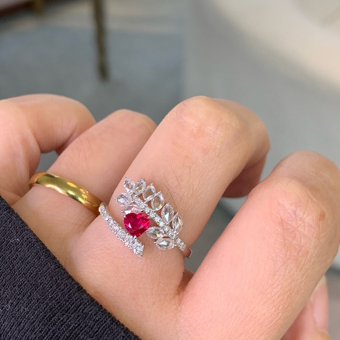 14k Gold 0.96 Ctw Natural Ruby & Diamond Ring - 4