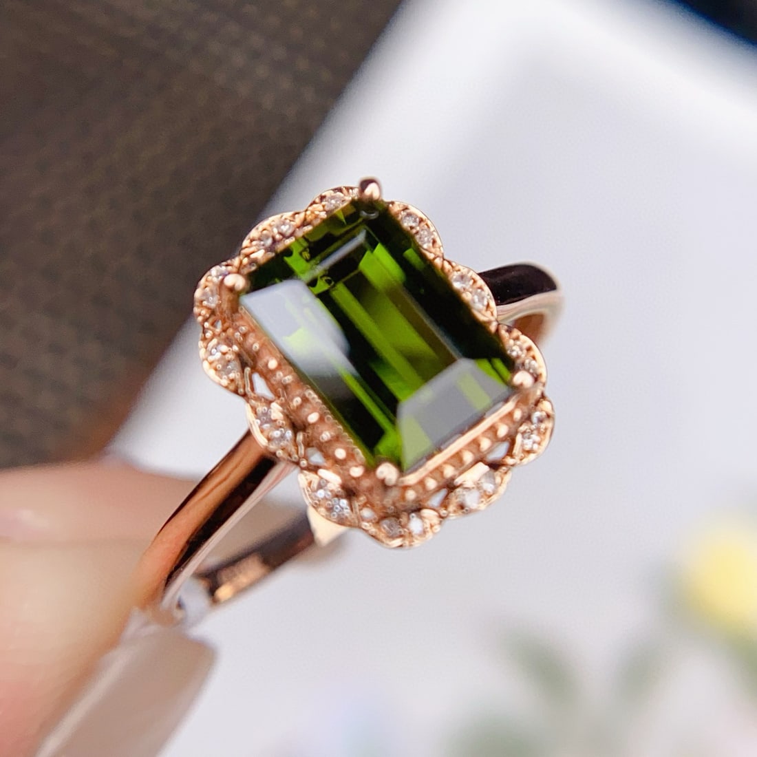 14k Gold 2.2 Ct Natural Tourmaline & Diamond Ring: Ref:230948148 // gold content:14k gold // ring size:7. 25us // // main gemstone:tourmaline // shape:octagonal // carat weight:2. 2ct // color:green // treatment:natural // // adjacent gemstone 2 : dia