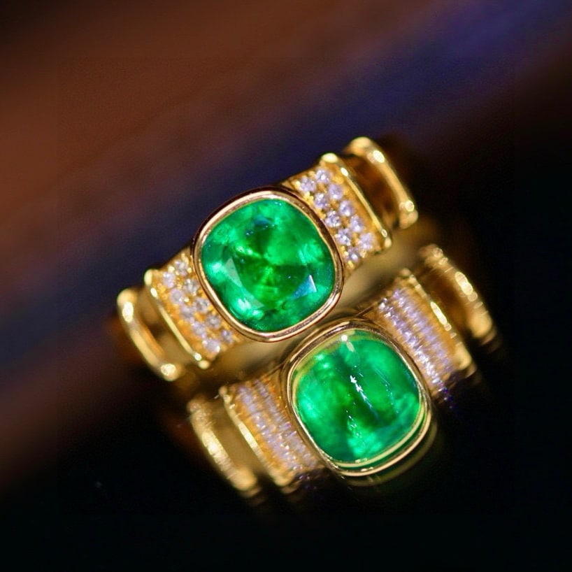 14k Gold 1.67 Ctw Vivid Green Natural Emerald & Diamond Ring: Ref:230948151 // gold content:14k gold // ring size:7. 25us // // main gemstone:emerald // shape:cushion // carat weight:1. 59ct // color:vivid green // treatment:natural // // adjacent gemstone 2 : d