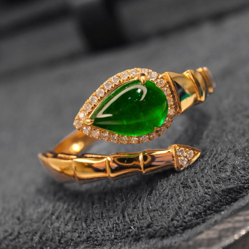14k Gold 0.88 Ctw Vivid Green Natural Emerald & Diamond Ring - 4