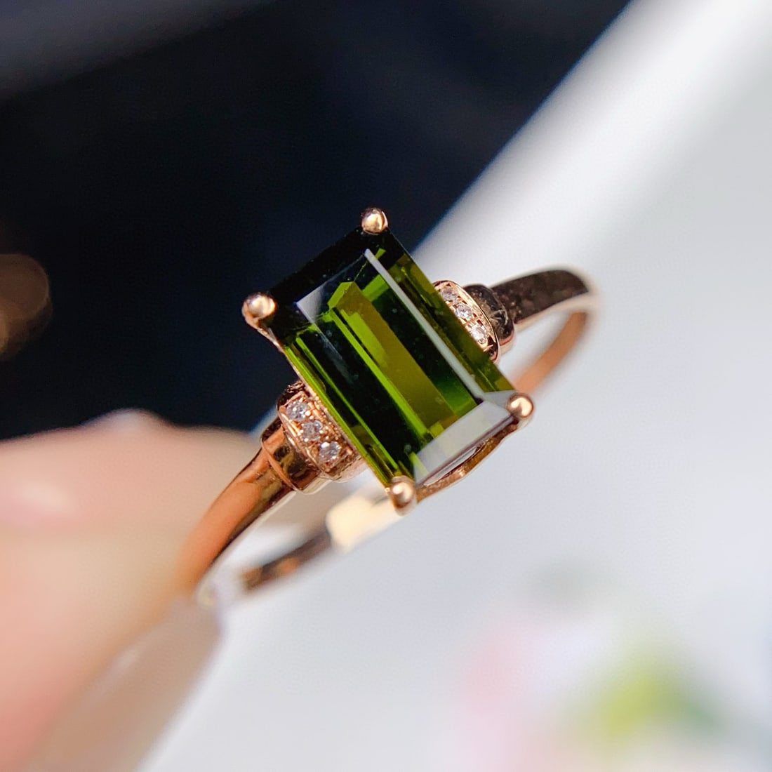 14k Gold 1.6 Ct Natural Tourmaline & Diamond Ring: Ref:230948221 // gold content:14k gold // ring size:7. 25us // // main gemstone:tourmaline // shape:octagonal // carat weight:1. 6ct // color:green // treatment:natural // // adjacent gemstone 2 :