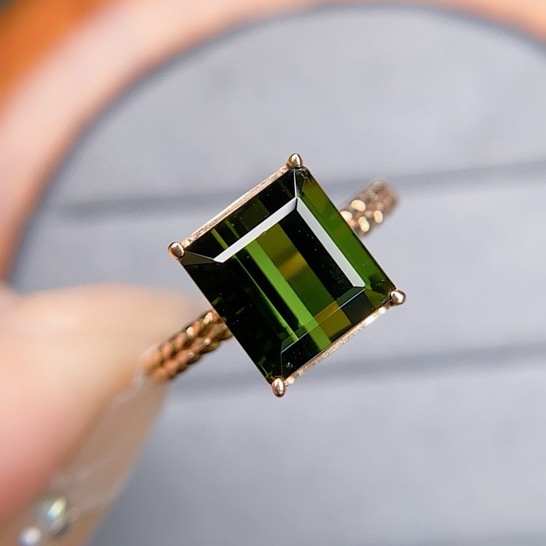 14k Gold 3.45 Ct Natural Tourmaline Ring: Ref:230948241 // gold content:14k gold // ring size:7. 25us // // main gemstone:tourmaline // shape:octagonal // carat weight:3. 45ct // color:green // treatment:natural // Condition: NewLow