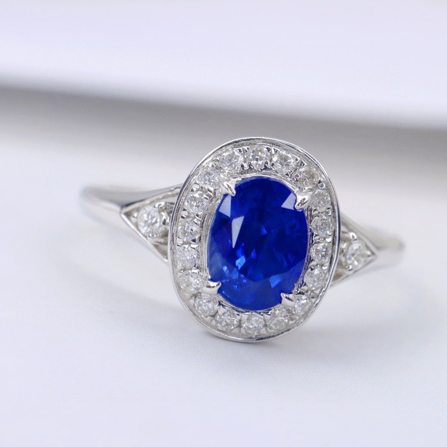 14k Gold 1.09 Ctw Vivid Blue Natural Sapphire & Diamond Ring - 2