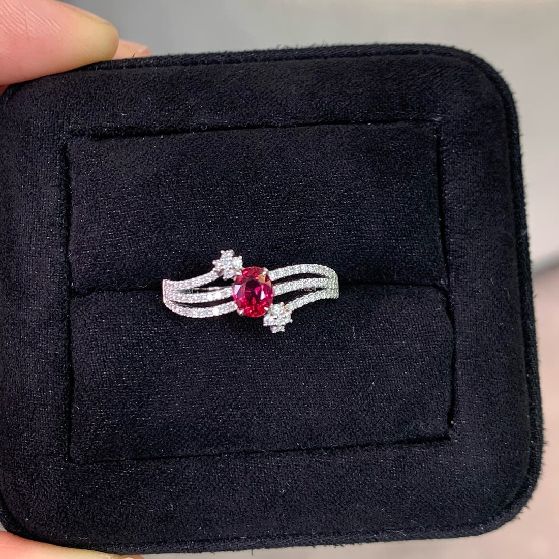 14k Gold 0.76 Ctw Natural Ruby & Diamond Ring: Ref:230948254 // gold content:14k gold // ring size:7. 25us // // main gemstone:ruby // shape:oval // carat weight:0. 49ct // color:red // treatment:natural // // adjacent gemstone 2 : diamond //