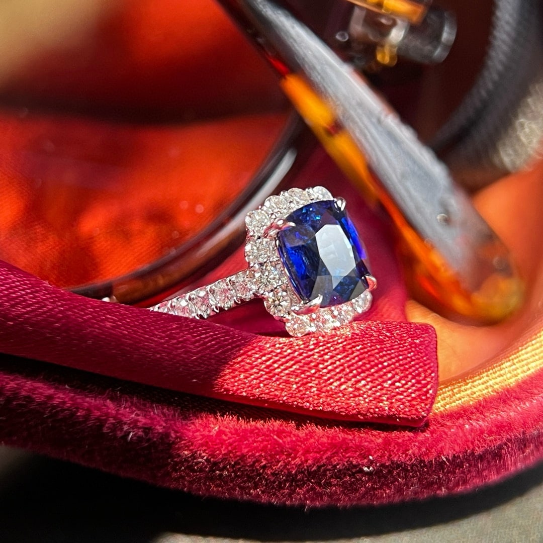 14k Gold 2.45 Ctw Natural Sapphire & Diamond Ring: Ref:230948258 // gold content:14k gold // ring size:7. 25us // // main gemstone:sapphire // shape:cushion // carat weight:1. 97ct // color:blue // treatment:natural // // adjacent gemstone 2 : diamond