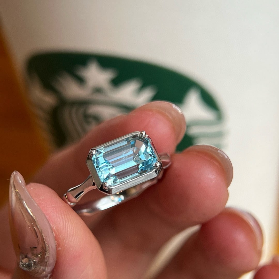 14k Gold 2.59 Ct Natural Aquamarine Ring: Ref:230948260 // gold content:14k gold // ring size:7. 25us // // main gemstone:aquamarine // shape:octagonal // carat weight:2. 59ct // color:blue // treatment:natural // Condition: NewLow