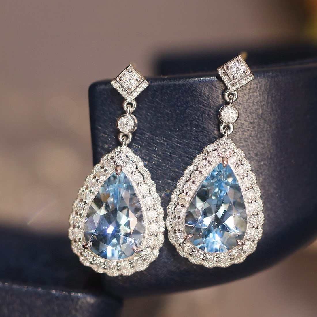 14k Gold 5.84 Ctw Natural Aquamarine & Diamond Earrings: Ref:230948270 // gold content:14k gold // main gemstone:aquamarine // shape:pear // carat weight:4. 84ct // color:santa maria color // treatment:natural // // adjacent gemstone 2 : diamond //