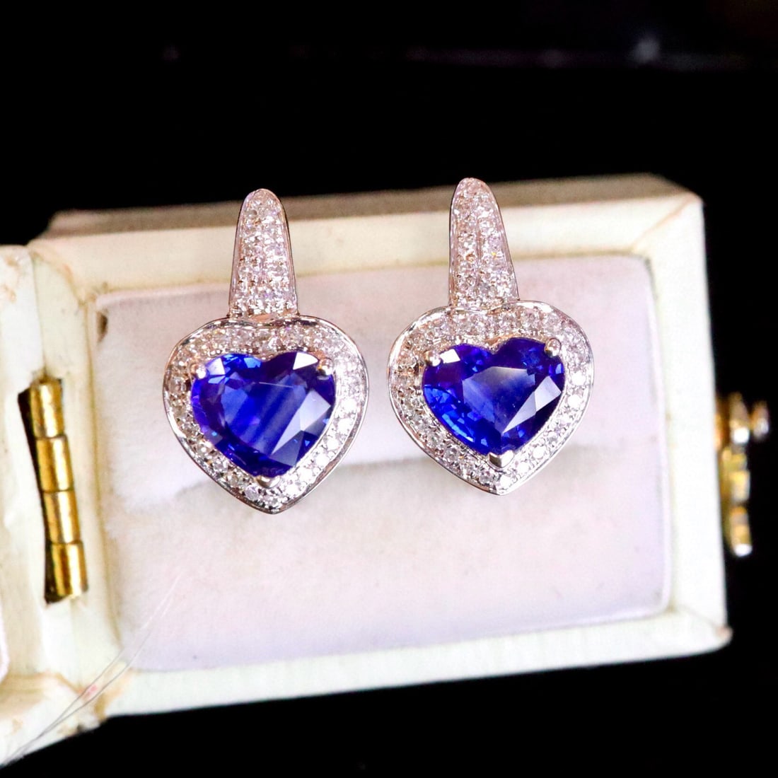14k Gold 1.62 Ctw Natural Sapphire & Diamond Earrings: Ref:230948272 // gold content:14k gold // main gemstone:sapphire // shape:heart // carat weight:1. 40ct // color:royal blue // treatment:natural // // adjacent gemstone 2 : diamond // shape:round