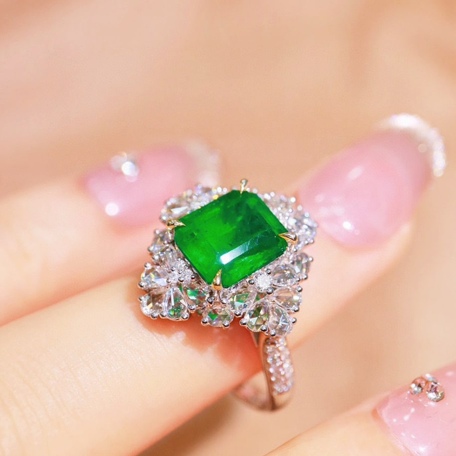 14k Gold 3.25 Ctw Vivid Green Natural Emerald & Diamond Ring: Ref:230948273 // gold content:14k gold // ring size:7. 25us // // main gemstone:emerald // shape:octagonal // carat weight:2. 45ct // color:vivid green // treatment:natural // // adjacent gemstone