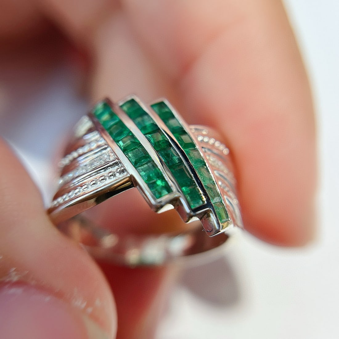 14k Gold 1.50 Ct Natural Emerald & Diamond Ring - 2