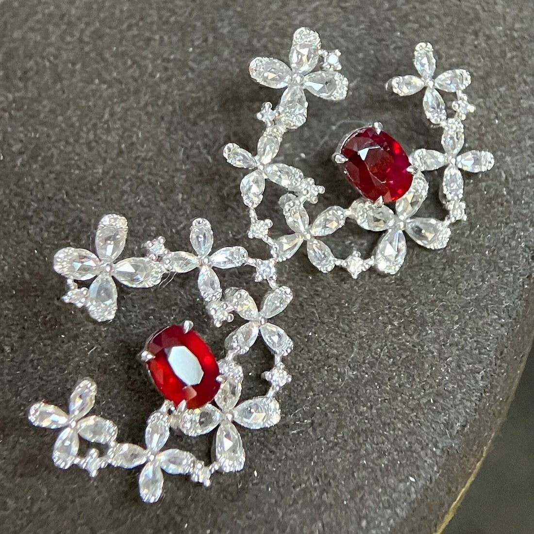 14k Gold 3.62 Ctw Natural Ruby & Diamond Earrings: Ref:230948292 // gold content:14k gold // main gemstone:ruby // shape:oval // carat weight:2. 1ct // color:pigeonblood red // treatment:natural // // adjacent gemstone 2 : diamond // shape:multiply //