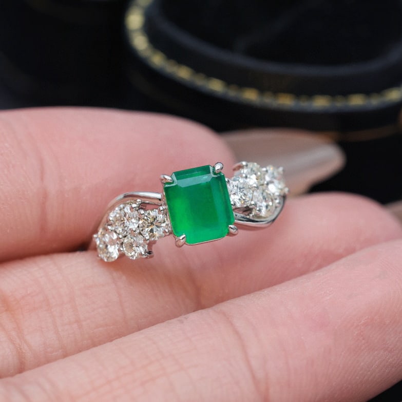 14k Gold 1.85 Ctw Vivid Green Natural Emerald & Diamond Ring - 3