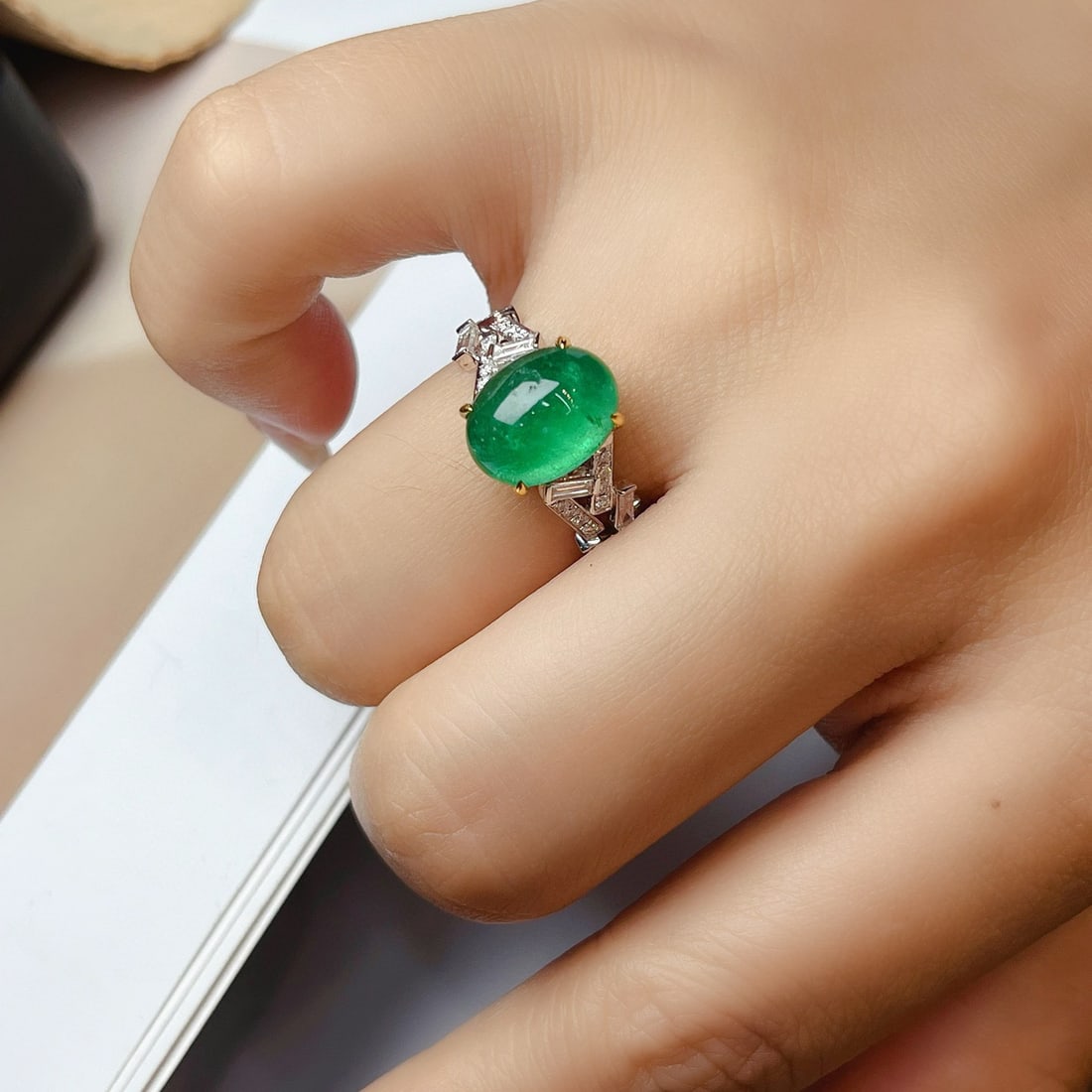 14k Gold 4.35 Ct Natural Emerald & Diamond Ring - 2