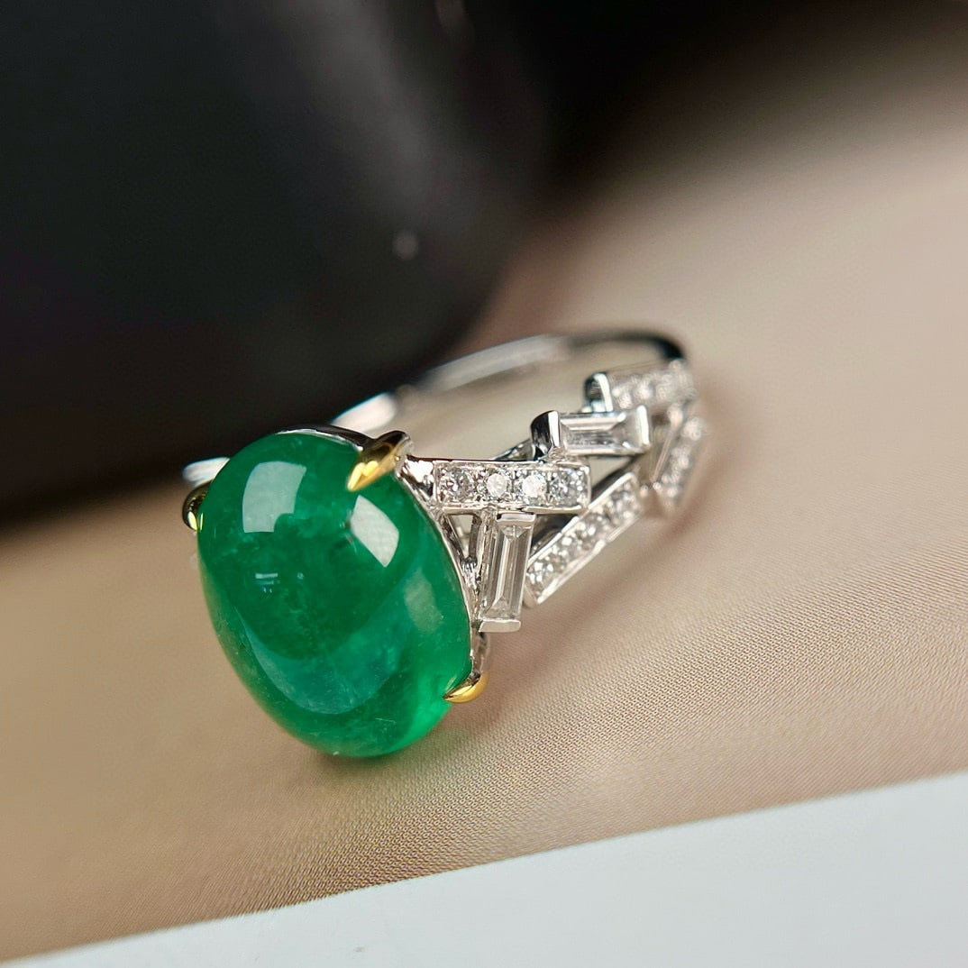 14k Gold 4.35 Ct Natural Emerald & Diamond Ring - 5