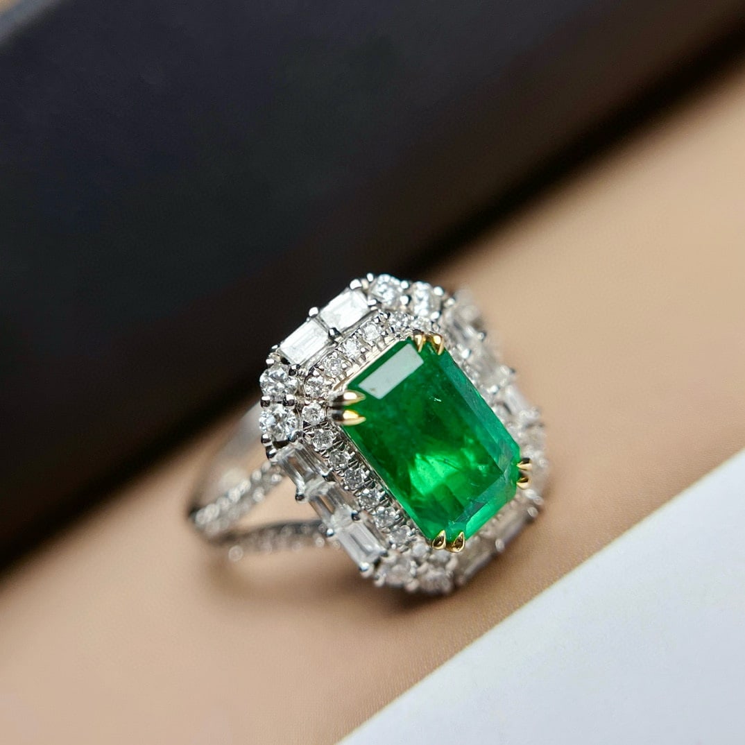 14k Gold 1.60 Ct Vivid Green Natural Emerald & Diamond Ring - 6