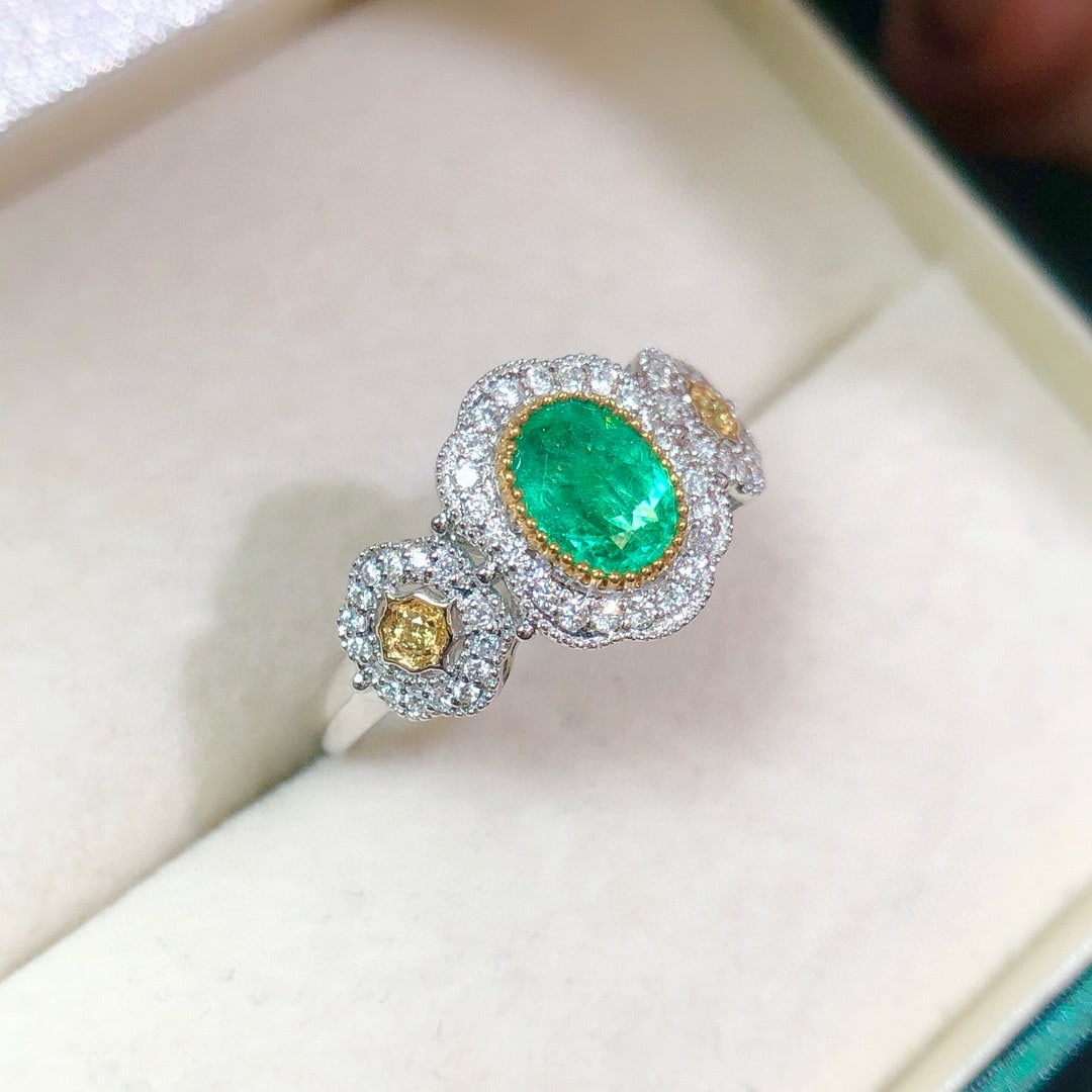 14k Gold 0.92 Ctw Natural Emerald & Diamond Ring - 3