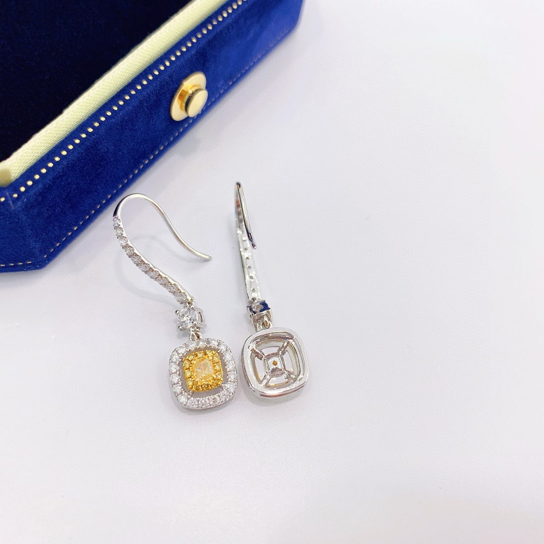 14k Gold 0.89 Ctw Natural Yellow Diamond & Diamond Earrings: Ref:230948381 // gold content:14k gold // main gemstone:yellow diamond // shape:cushion // carat weight:0. 21ct // color:yellow // treatment:natural // // adjacent gemstone 2 : diamond //